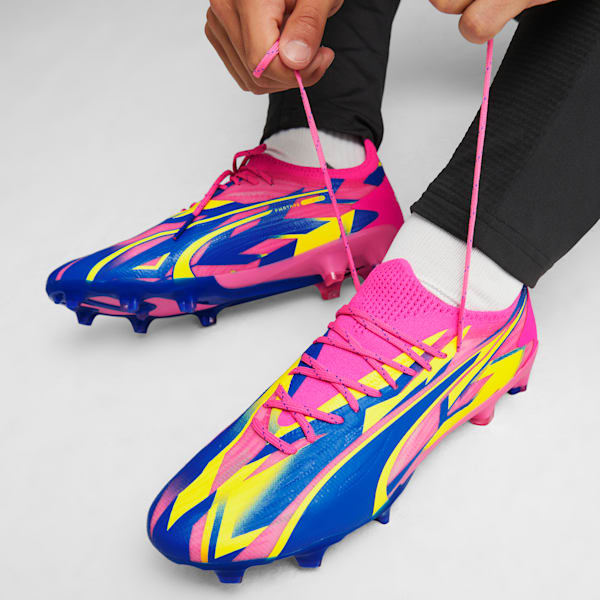 Мужские футбольные бутсы для игры на твердом/искусственном грунте Ultra Ultimate Energy Puma, розовый — фото 2