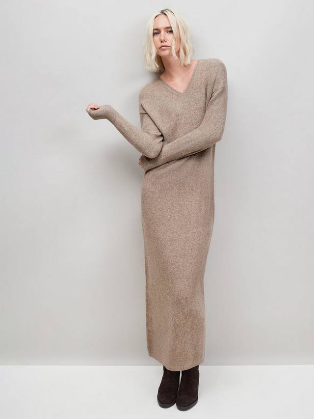 

Вязаное платье-макси с v-образным вырезом Ro&Zo, Natural