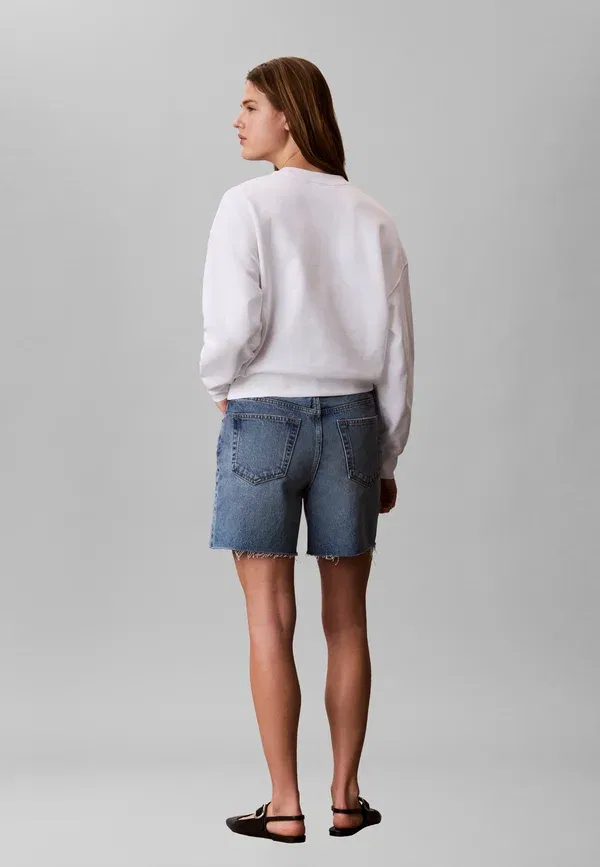 Свитшот Calvin Klein Standard logo crew, ярко-белый — фото 2