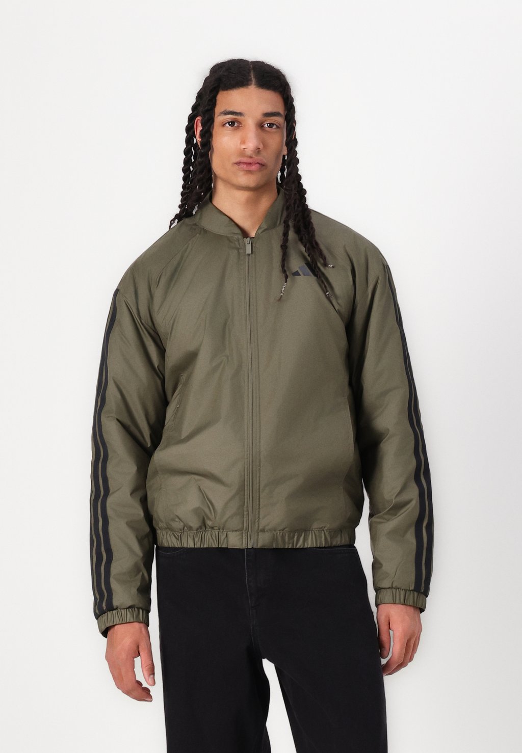 

Куртка-бомбер ESSENTIALS 3-STRIPES INSULATED BOMBER Adidas Sportswear, оливковый