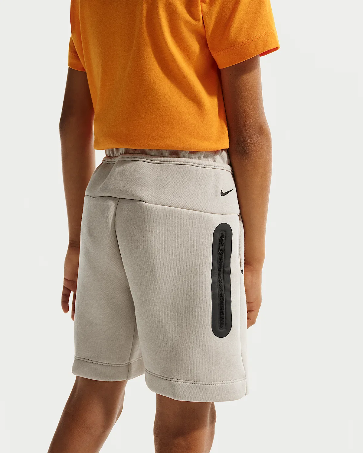 Детские шорты Nike Sportswear Tech Fleece для мальчиков, Cream II/Black — фото 3