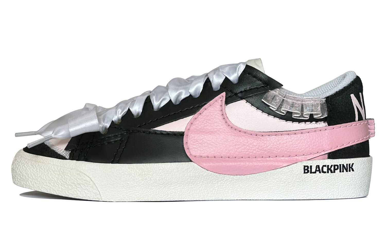 

Кроссовки Nike Blazer Skateboarding Shoes Women's Low-top Black/powder, розовый