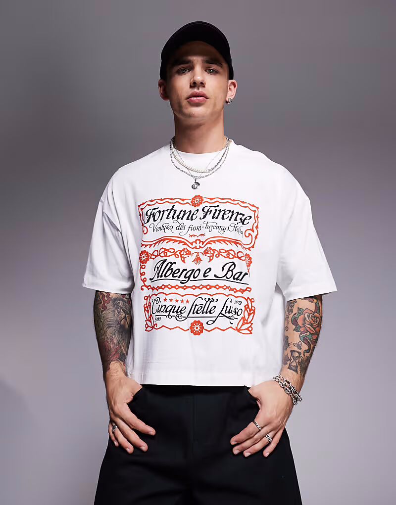

Укороченная футболка оверсайз от ASOS DESIGN с текстовой графикой в ​​кремово-белом цвете