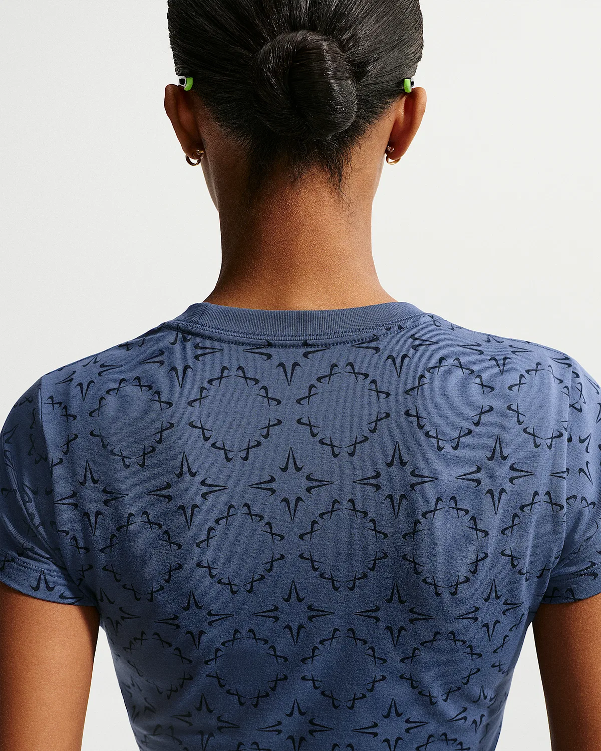Женская укороченная футболка Nike Sportswear Chill Knit Slim, Mystic Navy/Obsidian — фото 2