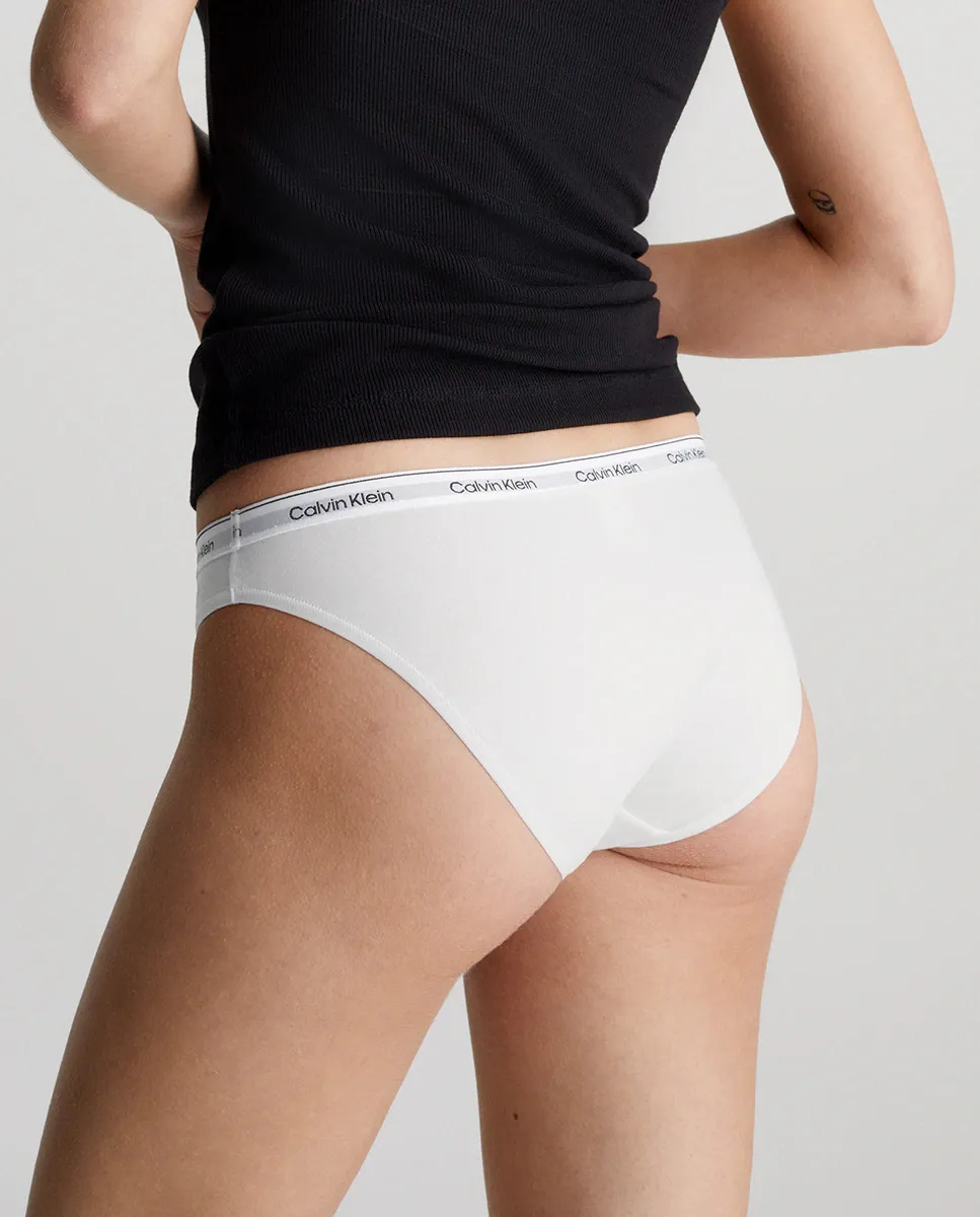 Классические трусики с современным логотипом Calvin Klein, белый — фото 2