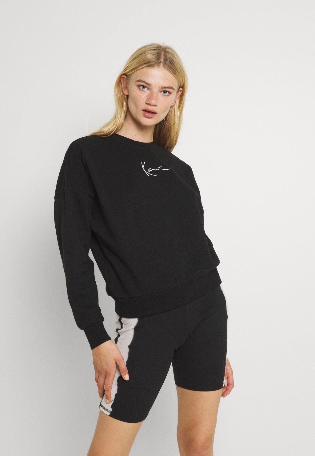 

Толстовка Karl Kani SMALL SIGNATURE CREW, цвет Black, Черный, Толстовка Karl Kani SMALL SIGNATURE CREW, цвет Black