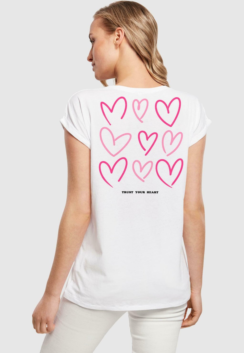 

Футболка с принтом ALWAYS TRUST YOUR HEART EXTENDED SHOULDER TEE Mister Tee, белый