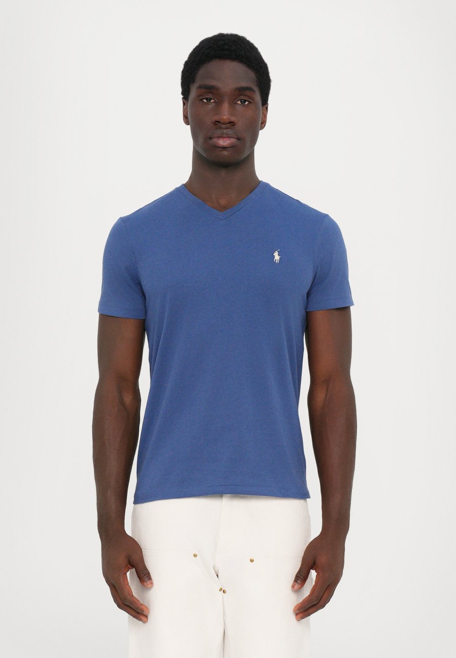 

Футболка Polo Ralph Lauren CUSTOM SLIM FIT JERSEY V-NECK T-SHIRT, Earth Blue/Pink, Синий, Футболка Polo Ralph Lauren CUSTOM SLIM FIT JERSEY V-NECK T-SHIRT, Earth Blue/Pink