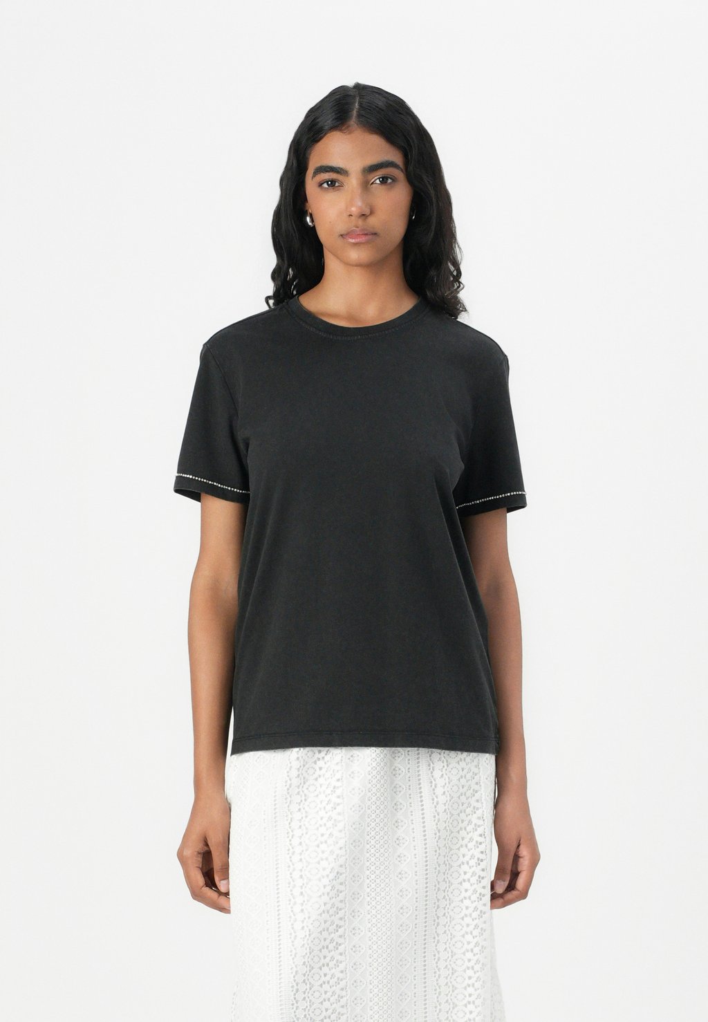 

Базовая футболка ONLRASSI DETAIL TEE ONLY, черный