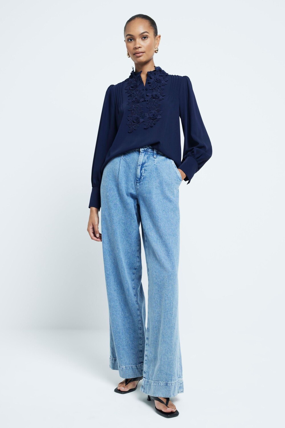 

Блузка с цветочной аппликацией River Island, синий