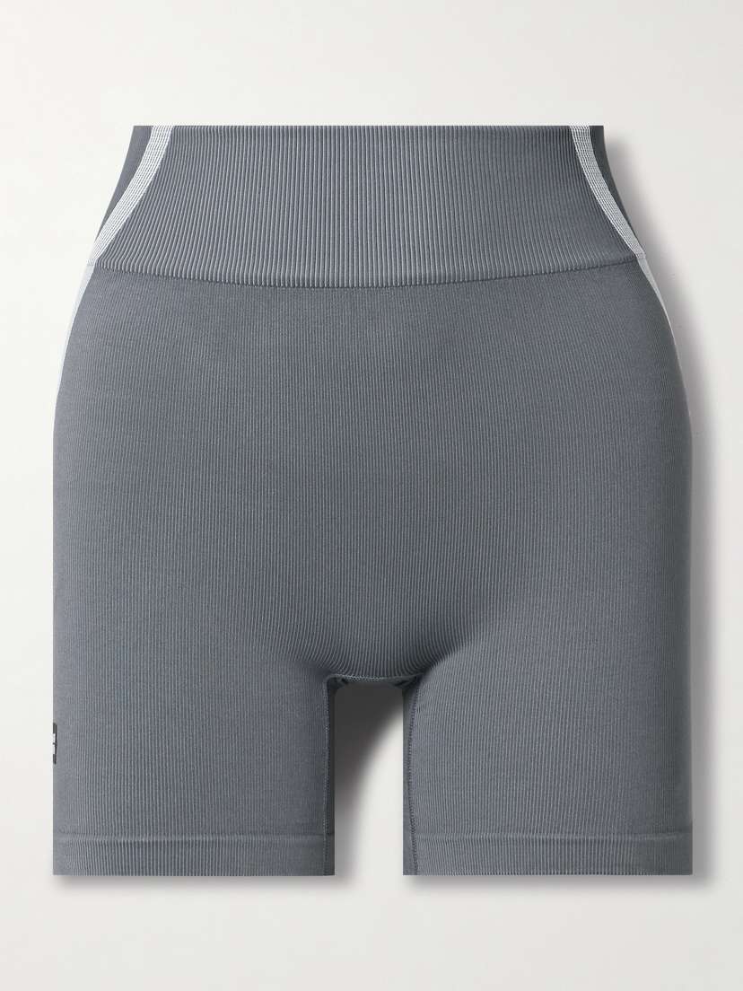 

Стрейчевые шорты из переработанного материала в рубчик On, серый