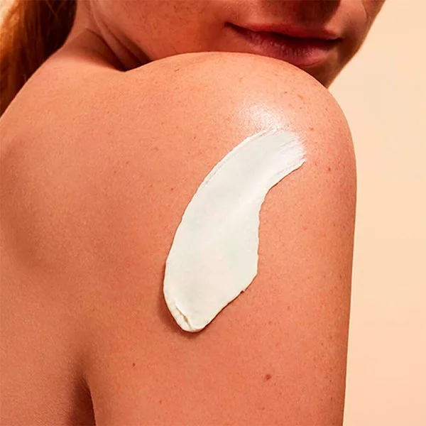 Солнцезащитный крем для тела с антивозрастным эффектом SPF50+ 150 мл CLARINS — фото 3