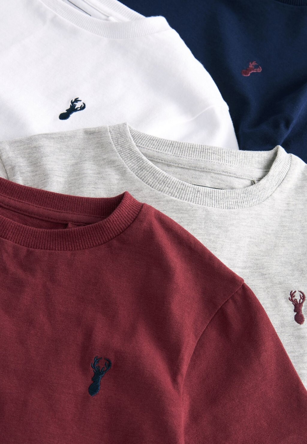 Базовая футболка 4 PACK STAG EMBROIDERED SHORT SLEEVE Next, цвет berry red white — фото 3