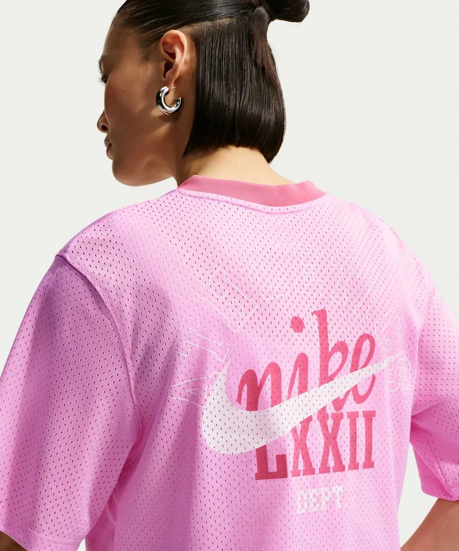 Женская футболка Nike Sportswear Oversized Heritage Cropped Mesh Jersey — фото 2
