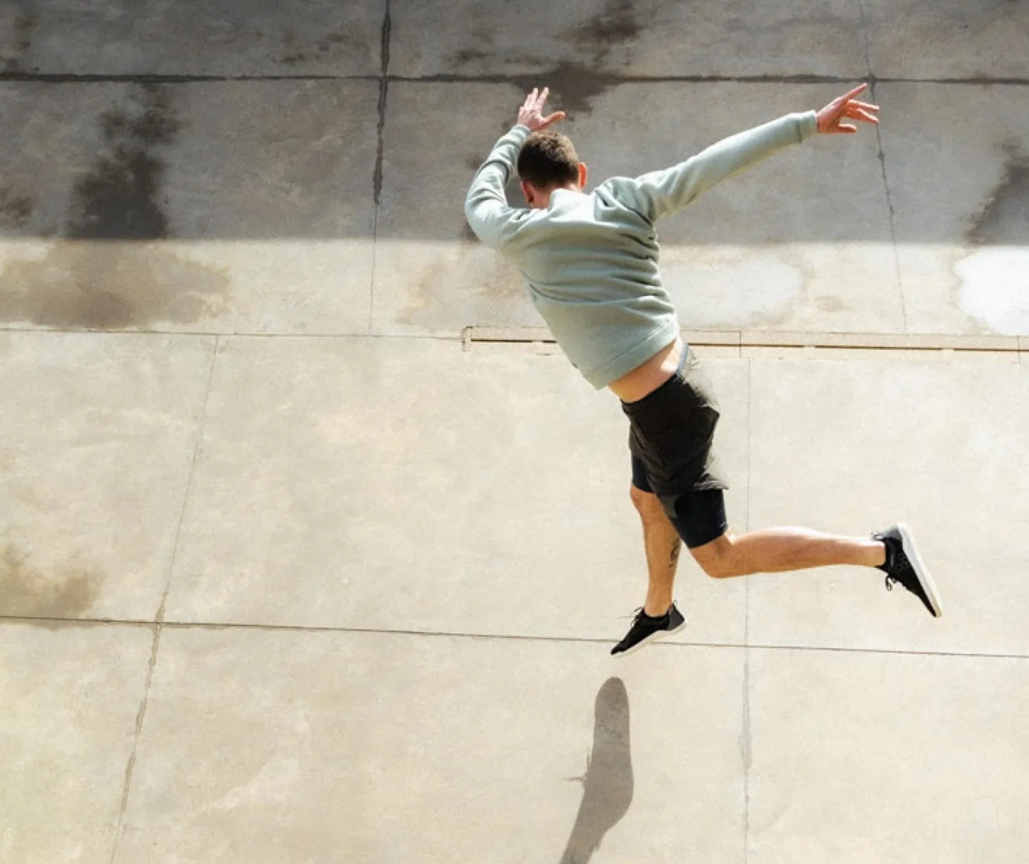 Кроссовки для ходьбы босиком VIVOBAREFOOT Primus Lite Knit для мужчин, сверхлегкая обувь, развивает силу, баланс и подвижность, широкая посадка, обеспечивают заземление, гибкие, успокаивающие, как морская вода, Obsidian — фото 3