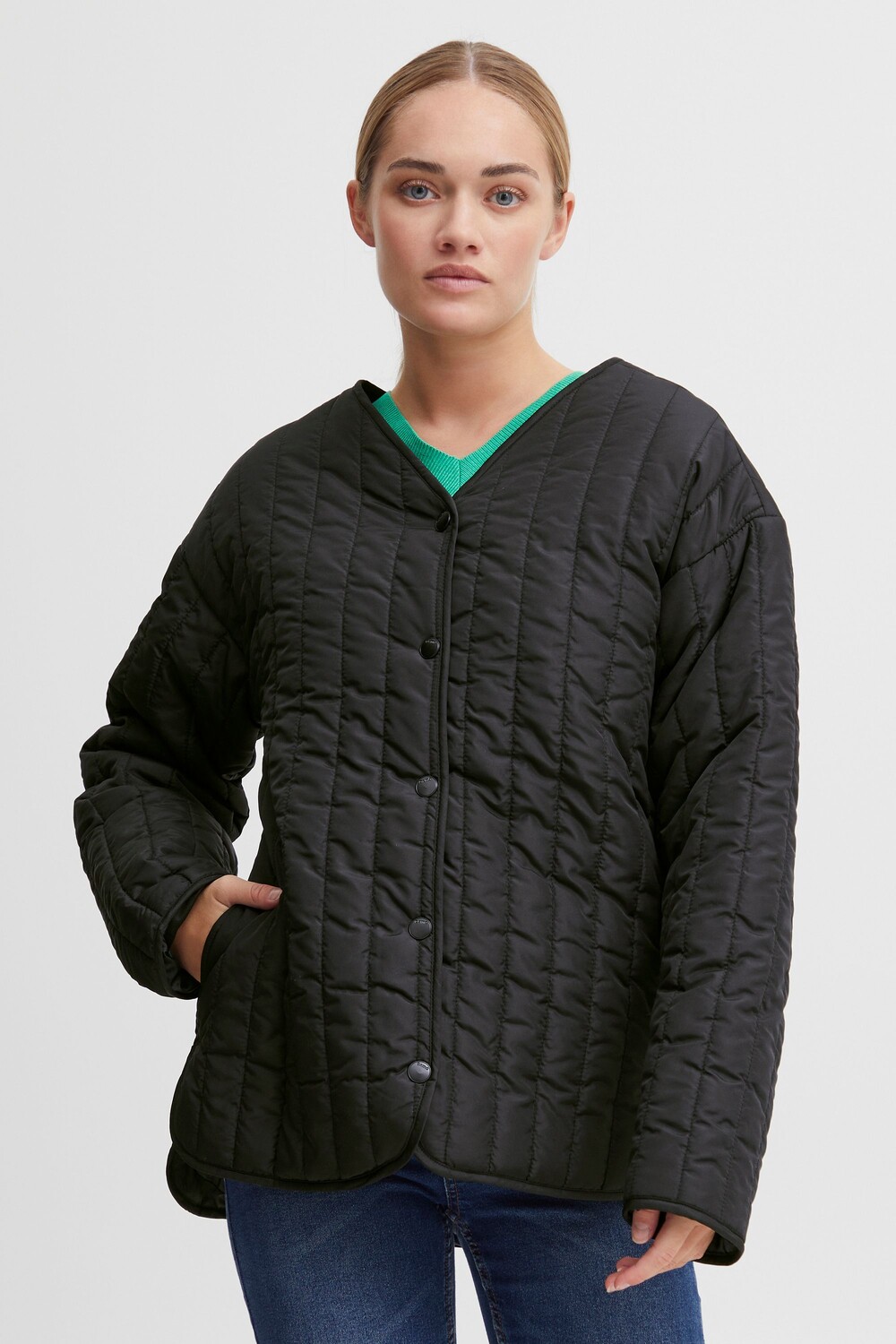 

Пуховик Oxmo Steppjacke OXSaggy 21800139 ME, черный