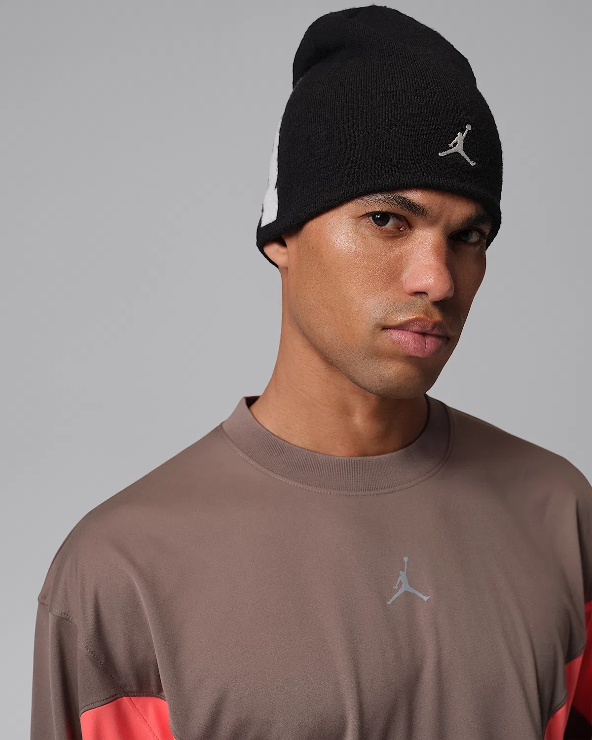 Мужская футболка Jordan Brooklyn Hike Mike Graphic Jersey, Olive Grey/Light Wild Mango — фото 3