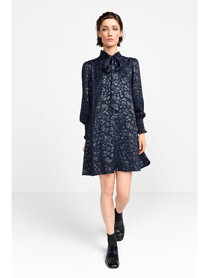 

Rich & Royal Платье темно-синего цвета