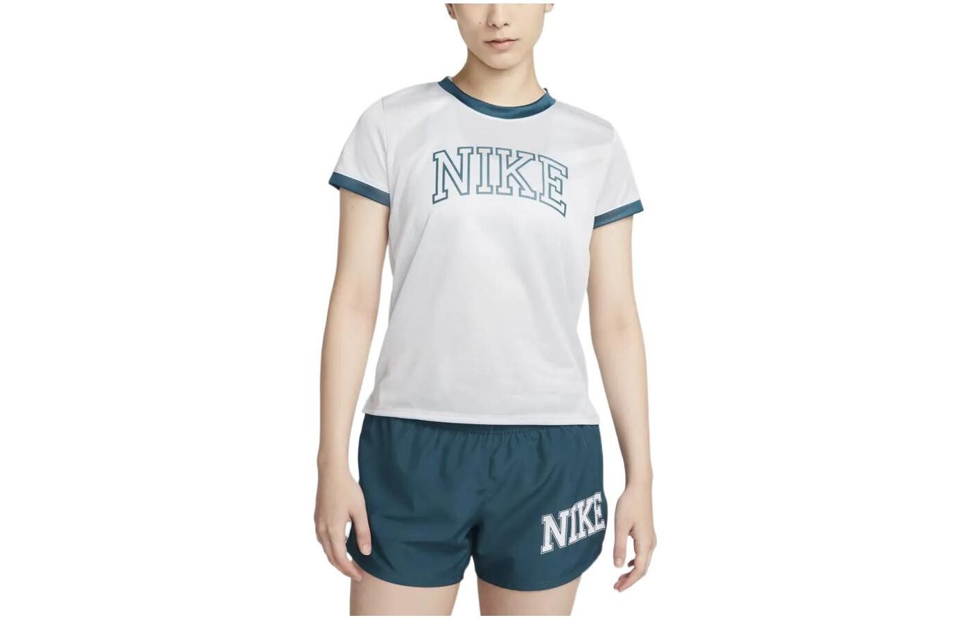 

Футболка женская белая Nike