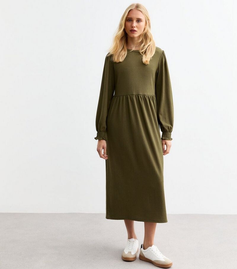 

Свободное платье миди цвета хаки с жатым длинным рукавом New Look, хаки