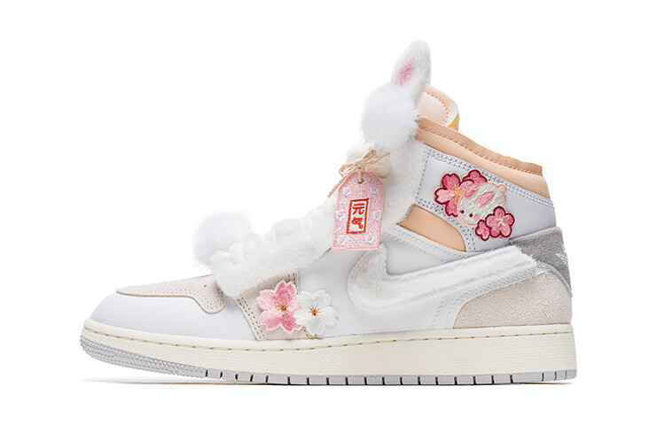 

Кроссовки Air Jordan 1 Vintage Basketball Shoes Women's Mid-Top White