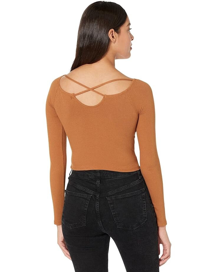 

Топ Madden Girl Cinched Front Cropped Long Sleeve Top, цвет Almond