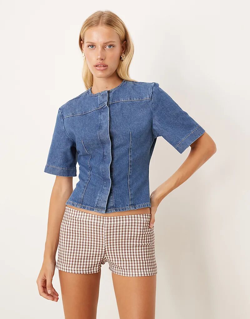 

Джинсовый топ ASOS DESIGN без воротника с короткими рукавами, средне-голубой