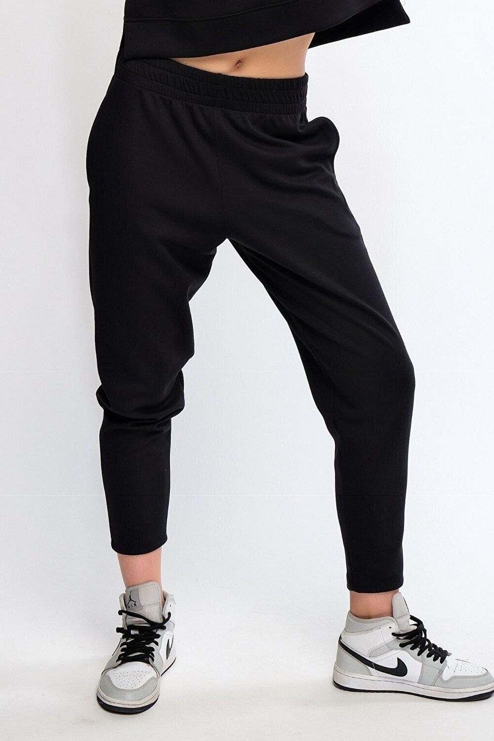 

Черные женские спортивные штаны-морковки Брюки-морковки Chandraswear