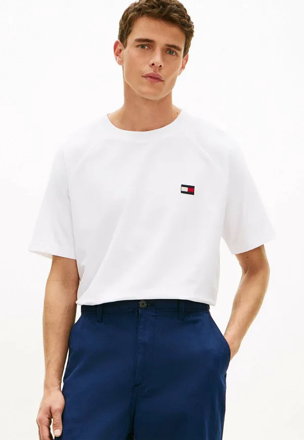Свободная базовая футболка с рукавами реглан Tommy Hilfiger, White