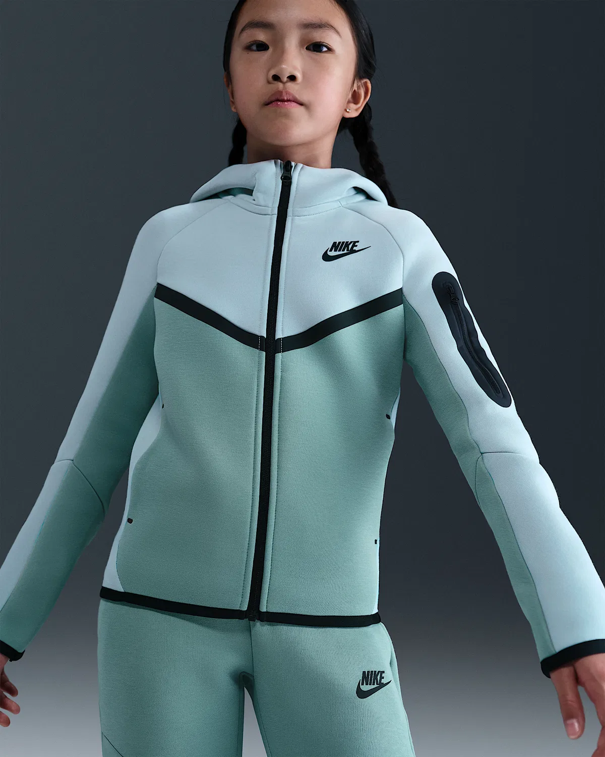 Детская худи Nike Sportswear Tech Fleece на молнии, Light Silver/Cannon/Black/Black — фото 2