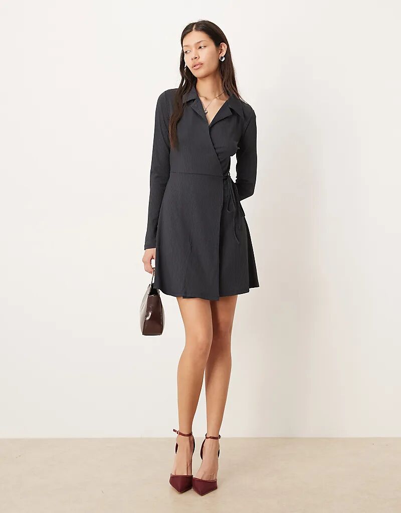 

Glamorous платье-халат с V-образным вырезом, длинными рукавами и отделкой в ​​рубчик темно-синего цвета