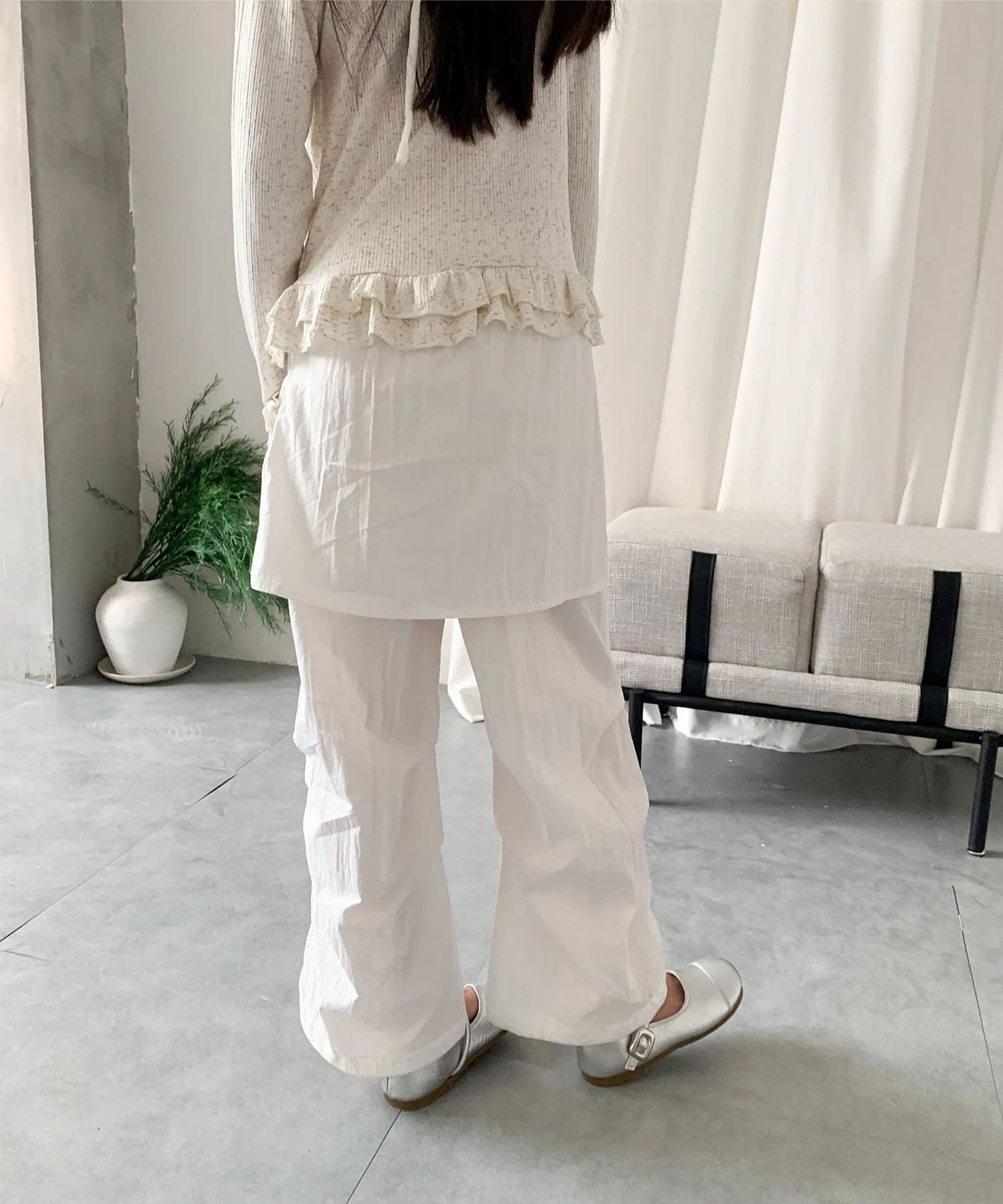 Детские широкие брюки с многоярусной расклешенной юбкой Aimoha Kids, white — фото 3