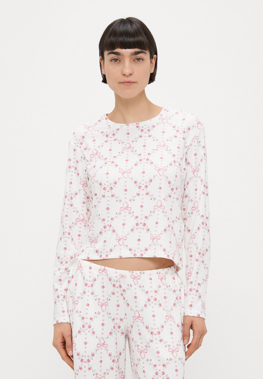 

Пижамный топ Hollister Co. LIQUID COZY LONG SLEEVE SCOOP , White/Red/White