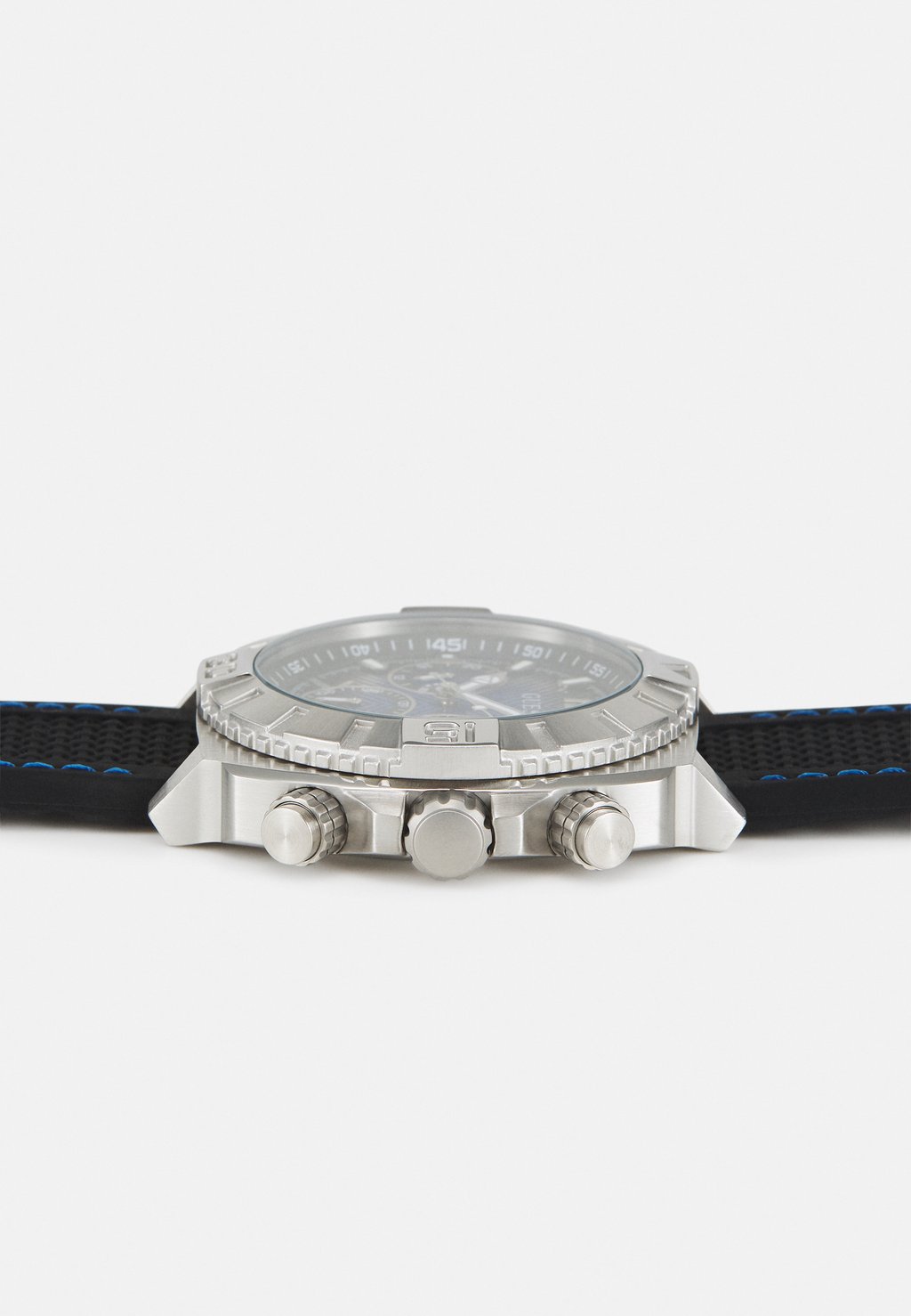 

Часы TRACTION Guess, черный