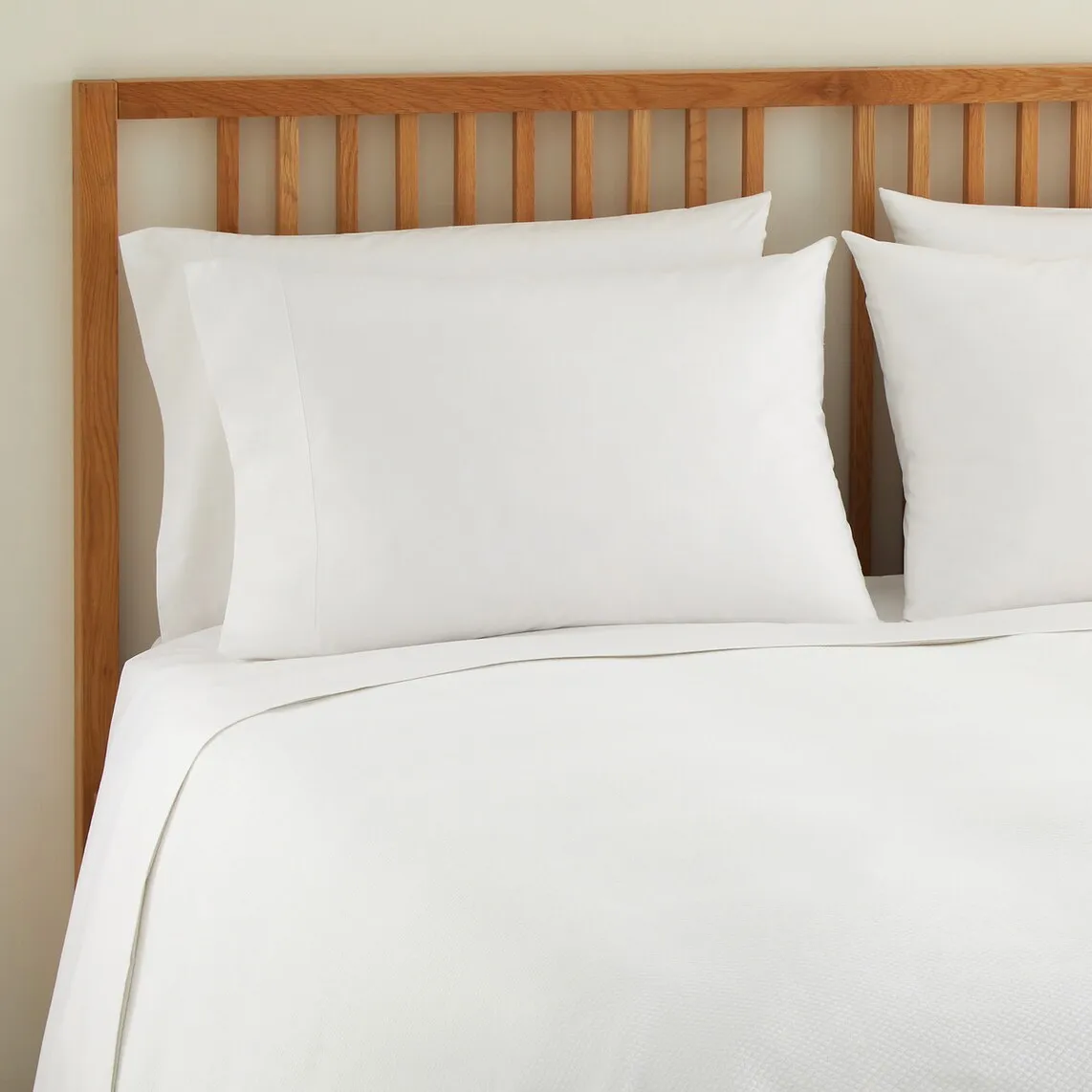 

Простыня из хлопка Essential Percale, 180 ниток El Corte Inglés, белый