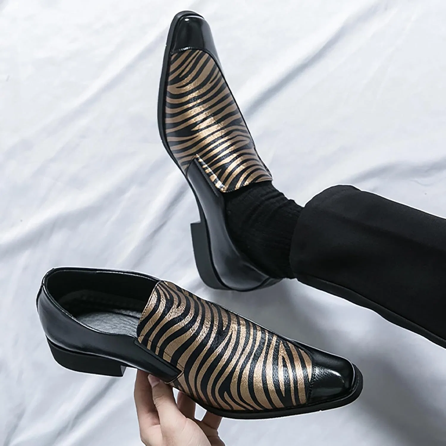 Лоферы мужские с каблуком, Zebra, Square Toe Patent Leather, Black NENGMAON — фото 3