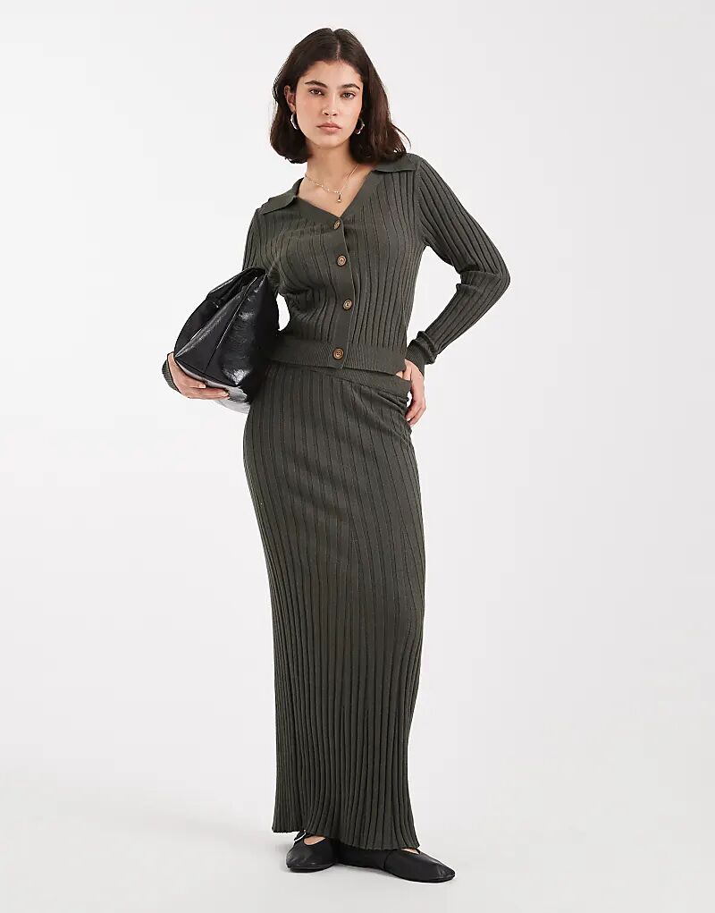 

Юбка макси из трикотажного полотна в рубчик, насыщенного зеленого цвета хаки