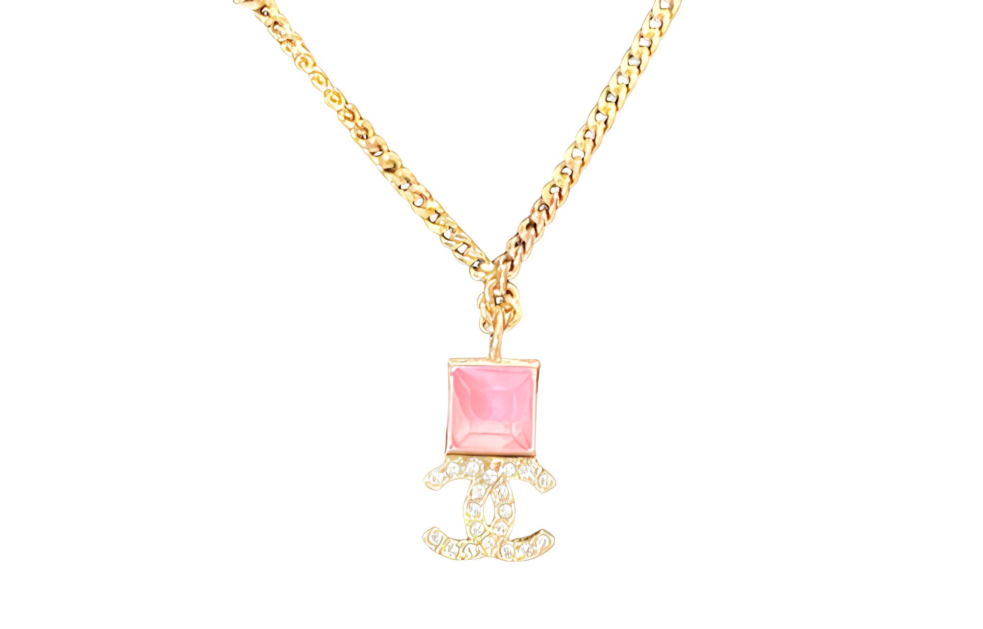 

CHANEL Колье Double C с камнями, унисекс, золото