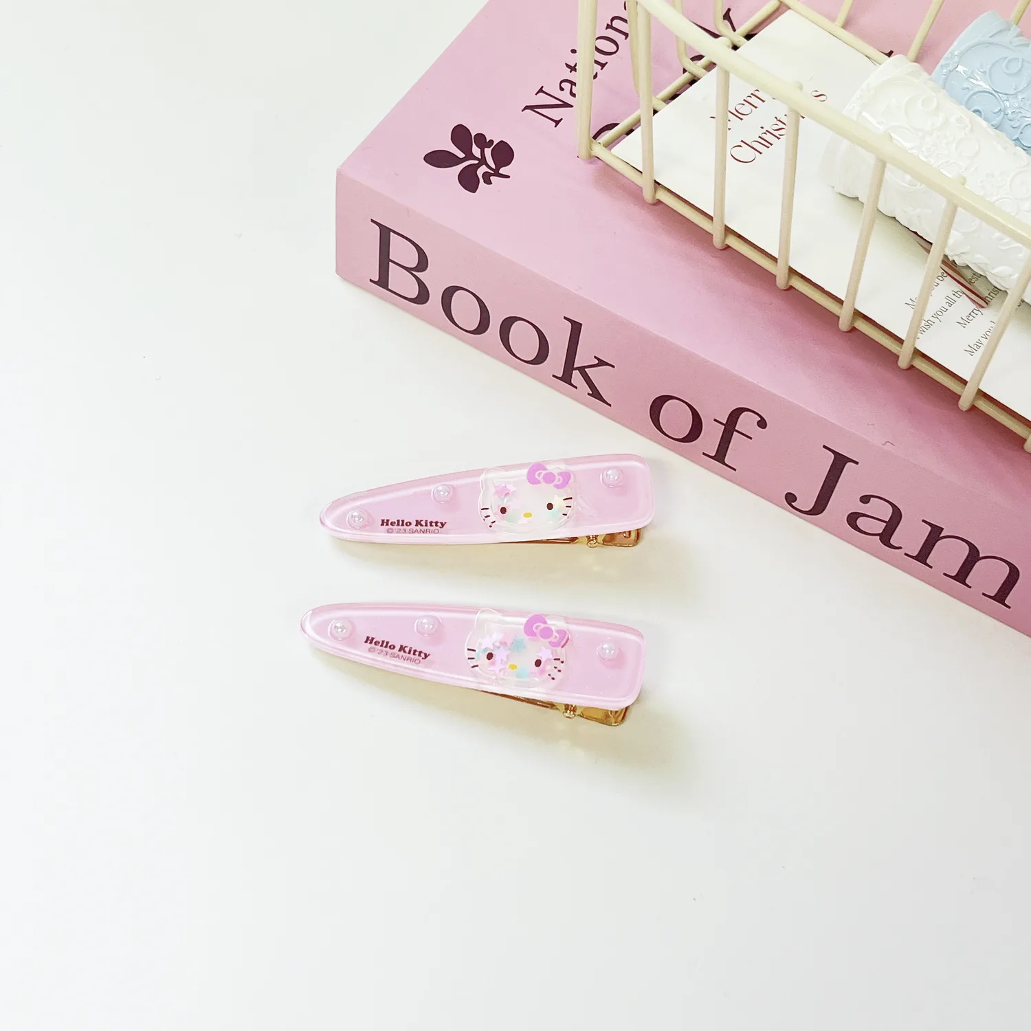 Акриловая заколка для волос Hello Kitty Sanrio, Hello Kitty Pink Pearl Pair of Earrings — фото 2