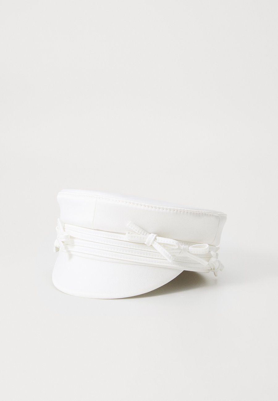 

Шапка RUSLAN BAGINSKIY EMBELLISHED BOW TIE BAKER BOY CAP, White