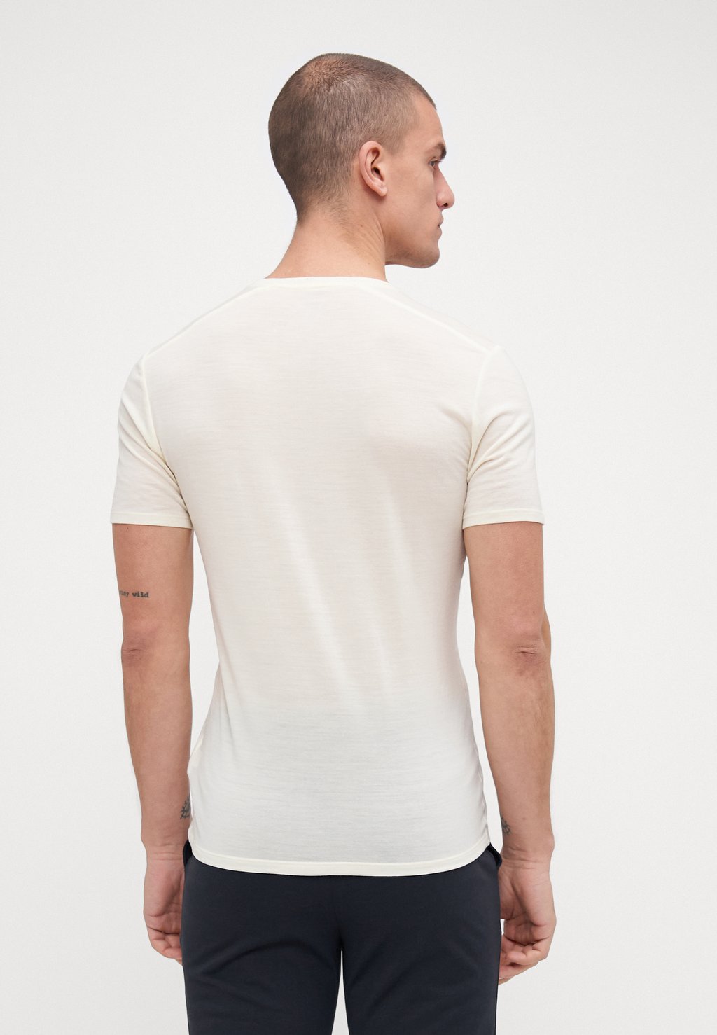 

Базовый слой ANATOMICA Icebreaker, молочный
