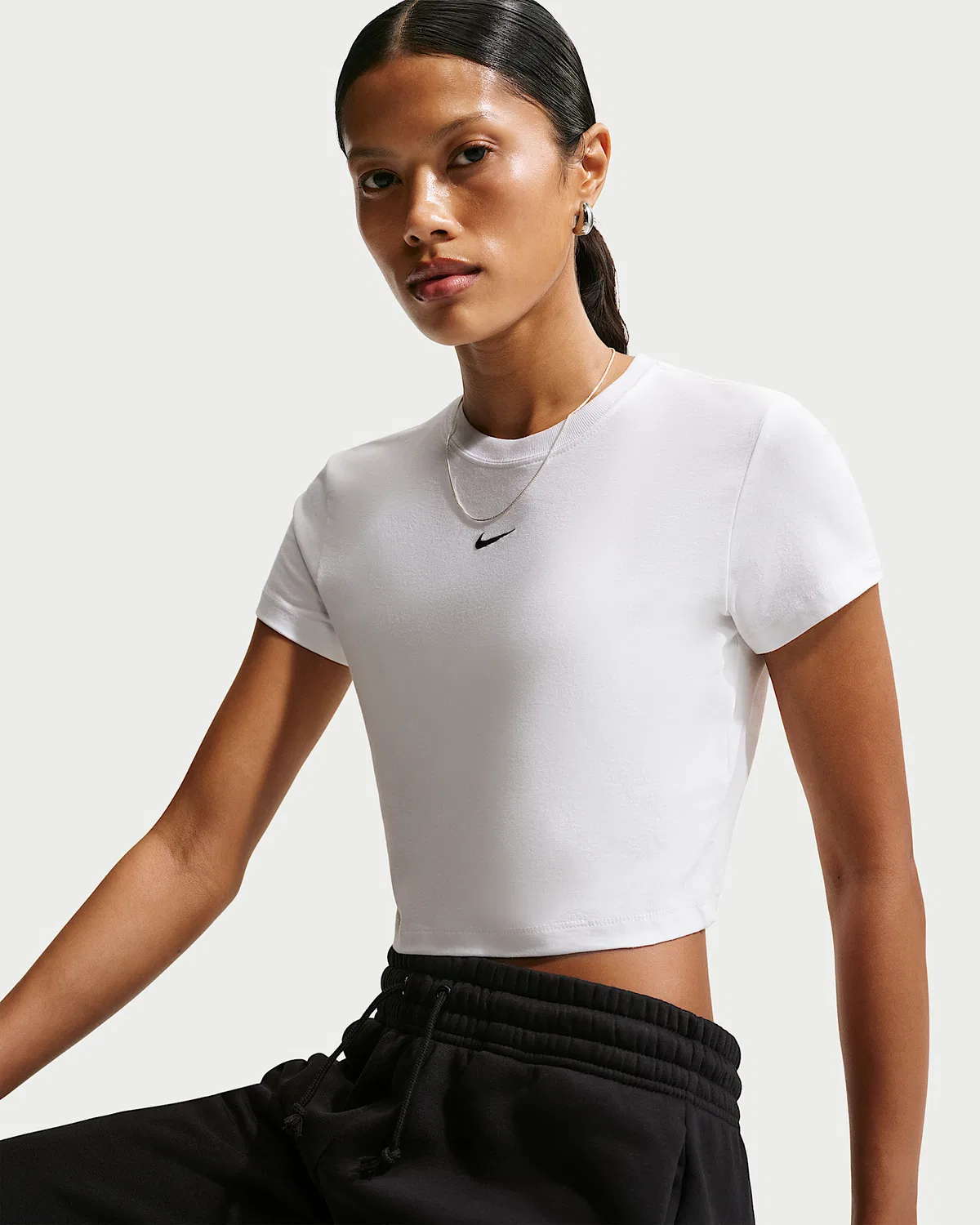 Женская укороченная футболка Nike Sportswear Chill Knit, White/Black — фото 3