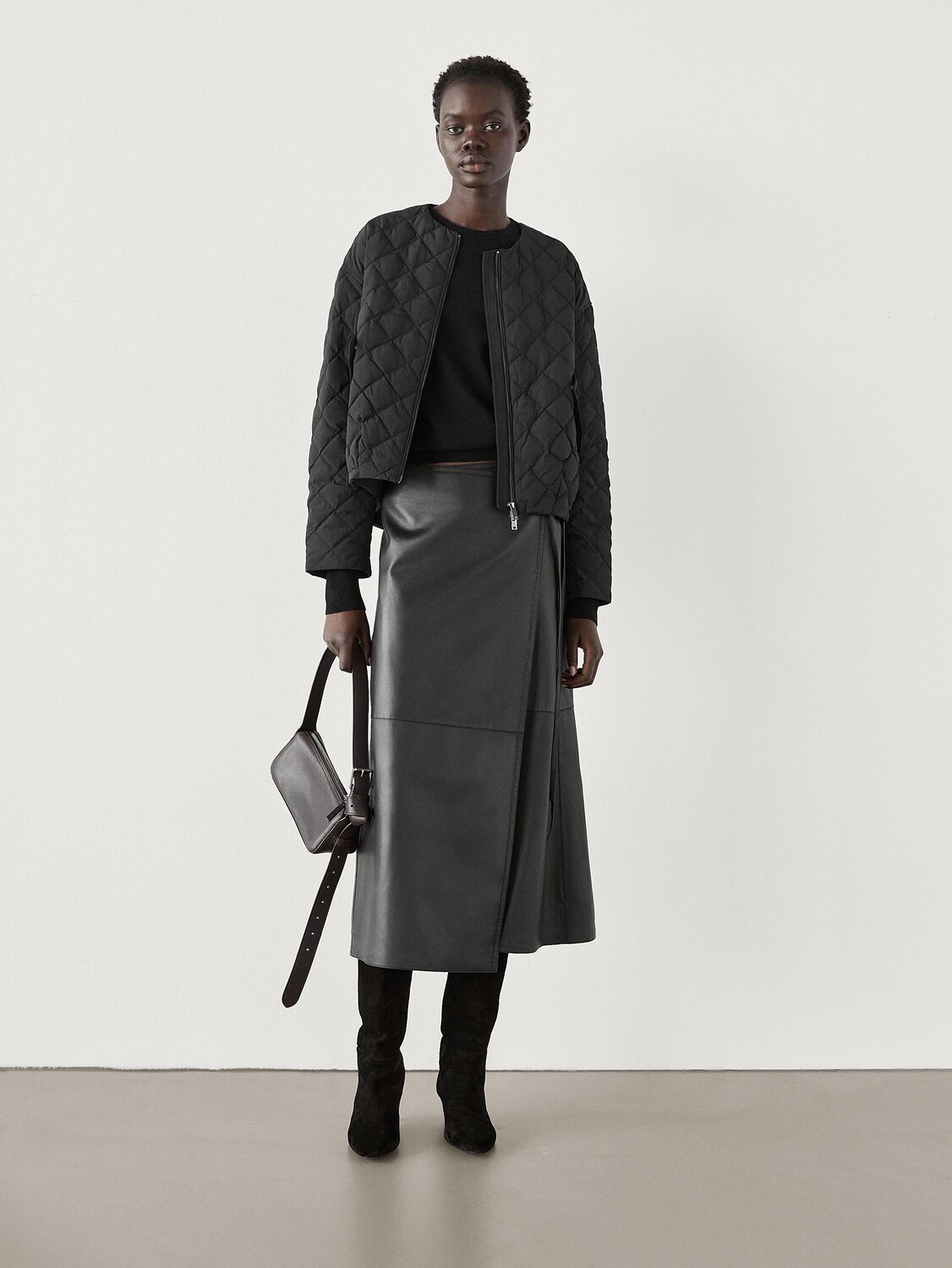 

Стеганая куртка с ромбовидным узором Massimo Dutti, черный