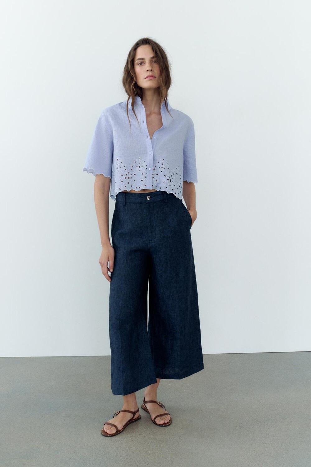 

Укороченная рубашка с вышивкой ZARA, небесно-синий