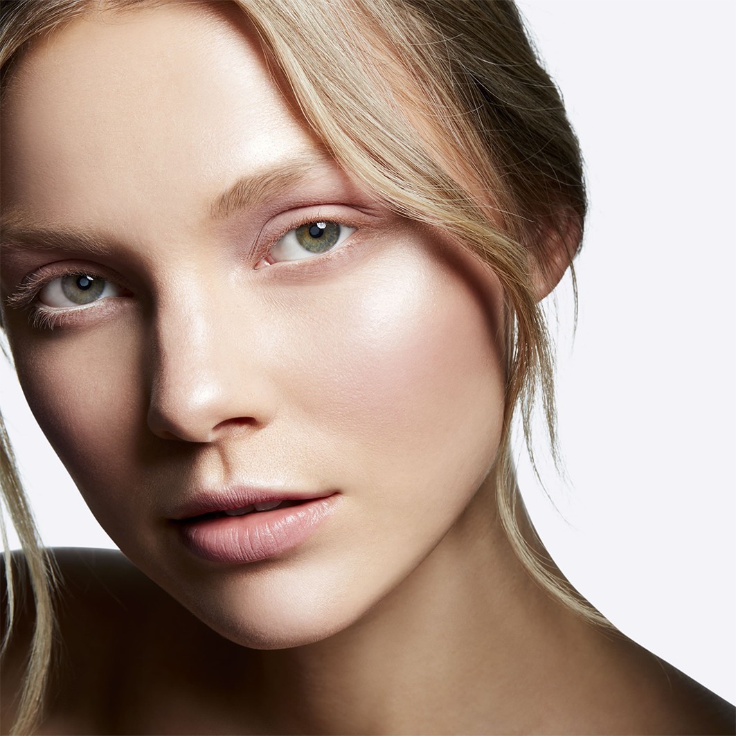 Хайлайтер mineralize skinfinish Mac, soft ge - soft & gentle, вес 10 гр. — фото 3