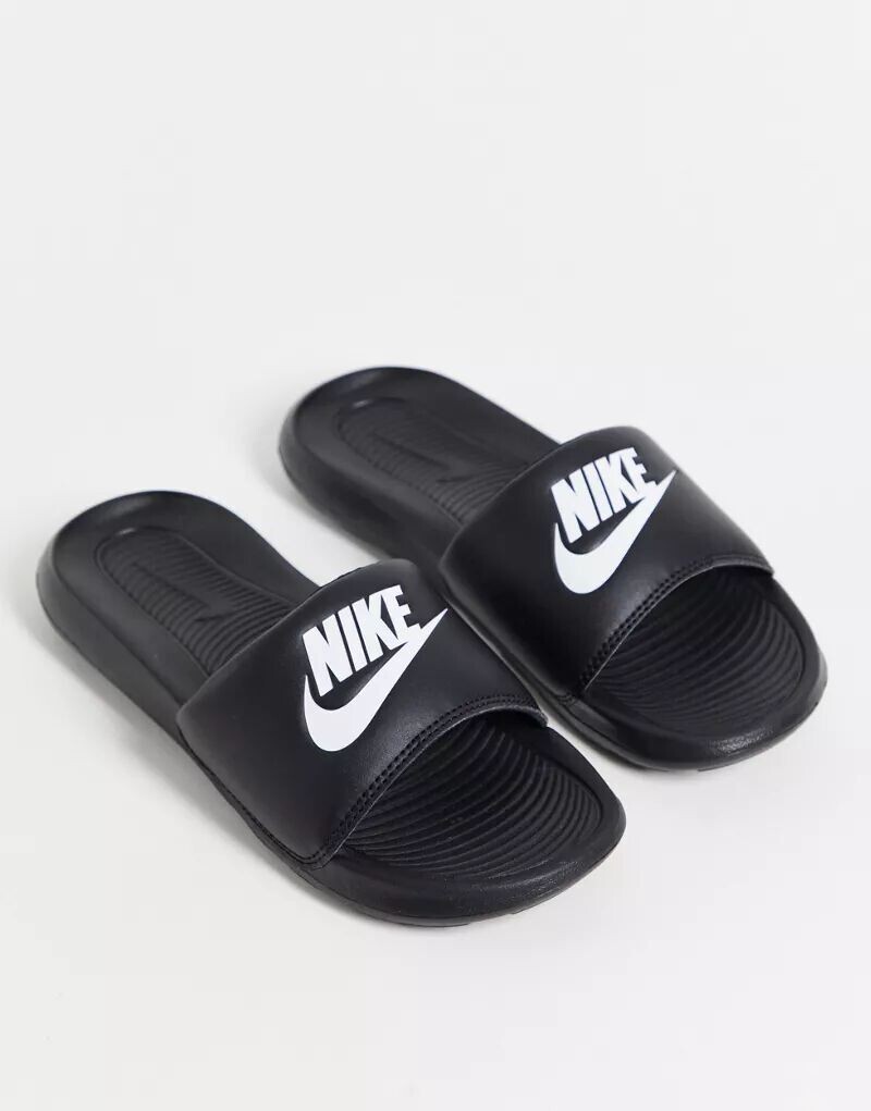 

Черные сандалии Nike Victori