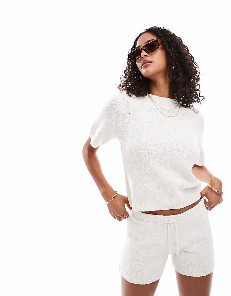 

Футболка свободного кроя ASOS DESIGN из трикотажного полотна букле цвета экрю