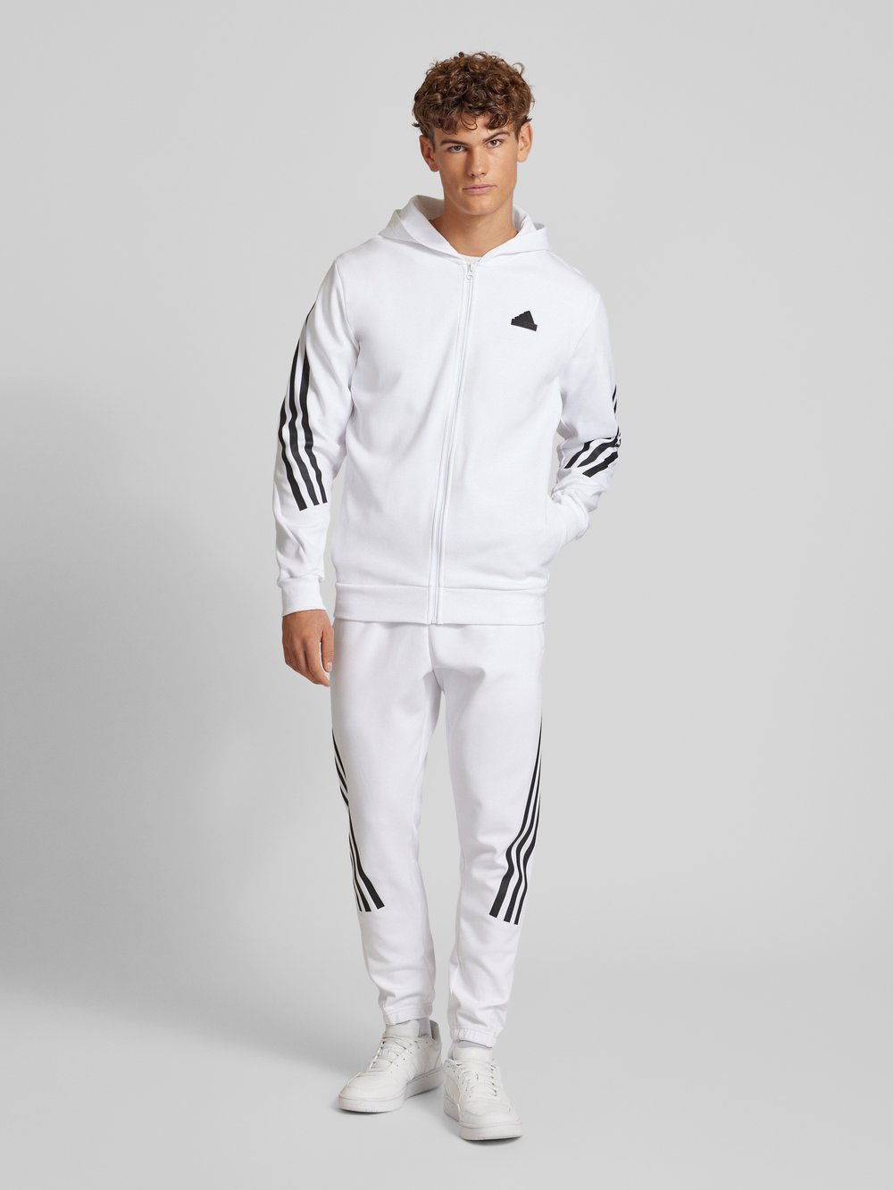 

Спортивные брюки с эластичным поясом ADIDAS SPORTSWEAR, белый