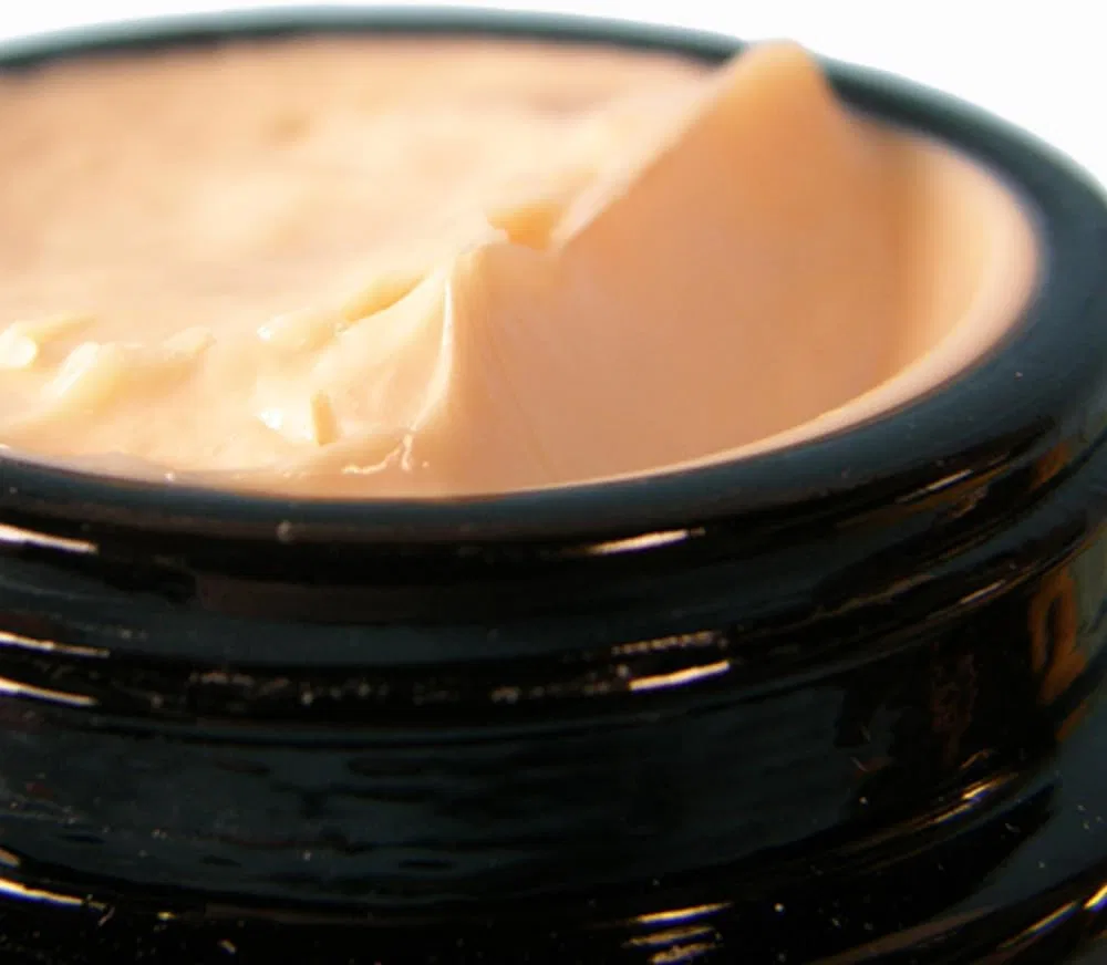 Крем для лица Reve Ona — Дневной Leviona Cosmetic Effect Cream с натуральными ионами — фото 3