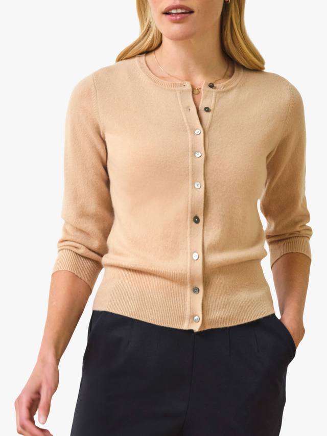 

Кропированный кардиган из чистого кашемира с дымчатыми пуговицами-ракушками Pure Collection, Pale Camel